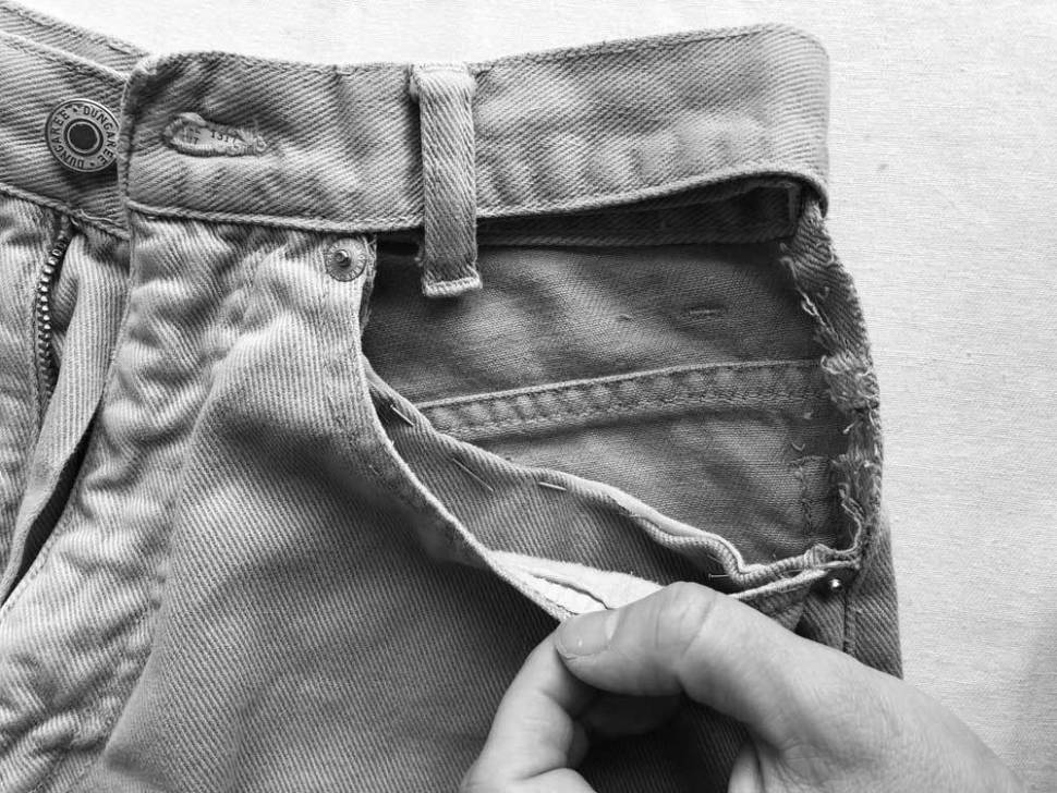 Сделай сам: обновляем джинсы классными вырезами (фото 6)