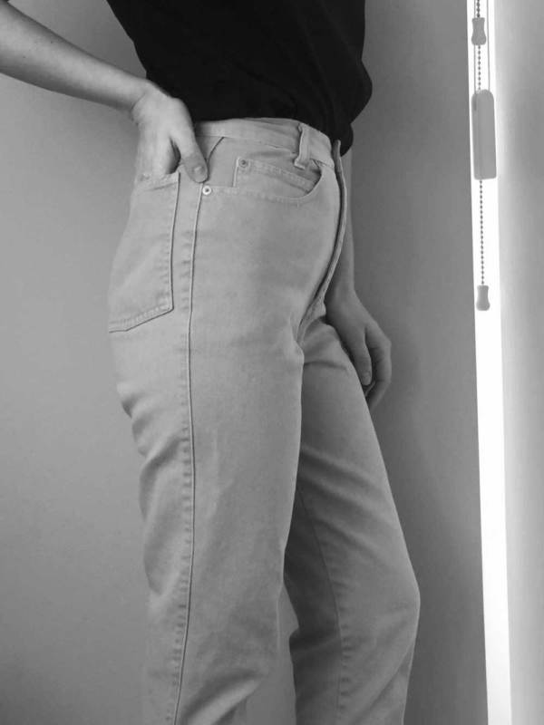 Сделай сам: обновляем джинсы классными вырезами (фото 1)