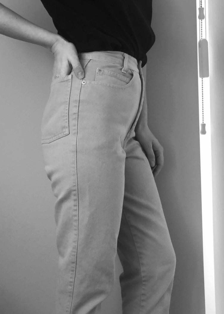 Сделай сам: обновляем джинсы классными вырезами (фото 8)