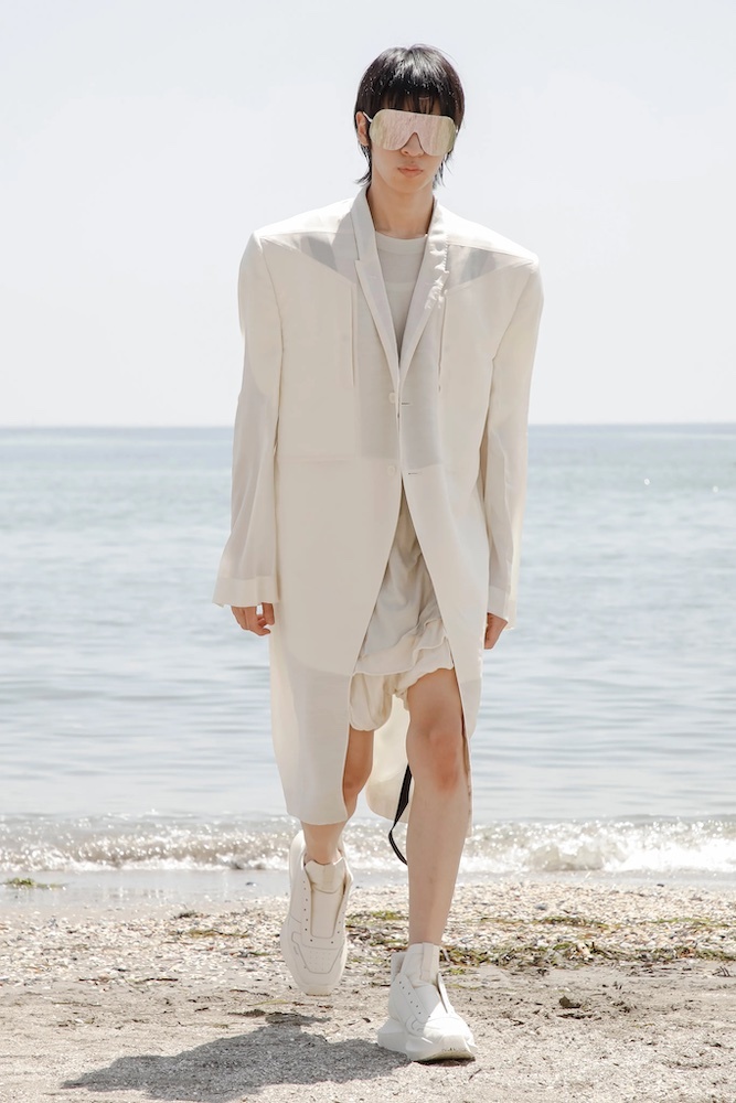 Что вы могли пропустить на Неделе моды в Париже весна-лето 2022. Hermès, Dries van Noten и другие прекрасные коллекции (фото 13)