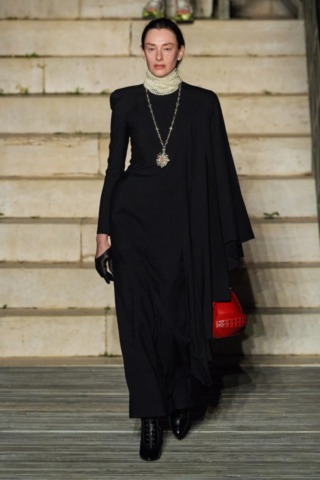 Космогония. Что Алессандро Микеле зашифровал в коллекции Gucci resort 2023 (фото 3)