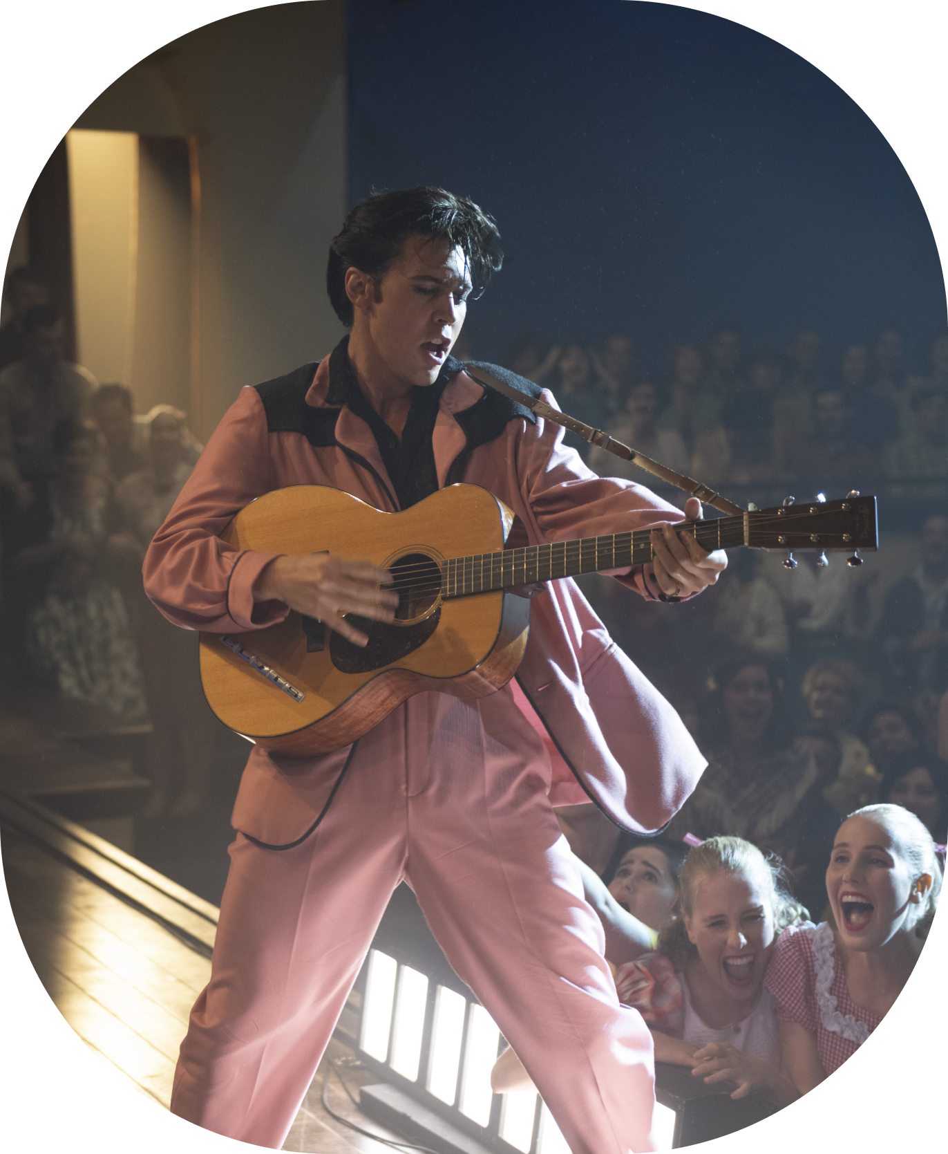 5 красивых премьер лета. Эти сериалы и фильмы стоит посмотреть в том числе ради костюмов (фото 3)