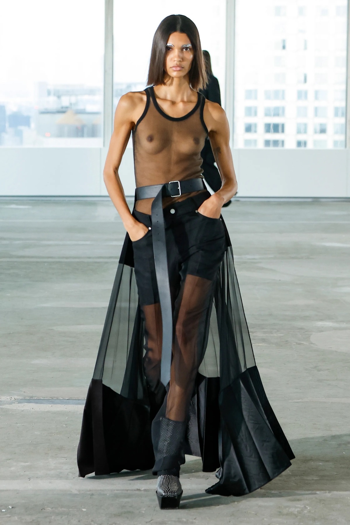 Главные тенденции Недель моды весна-лето 2023 (фото 34)