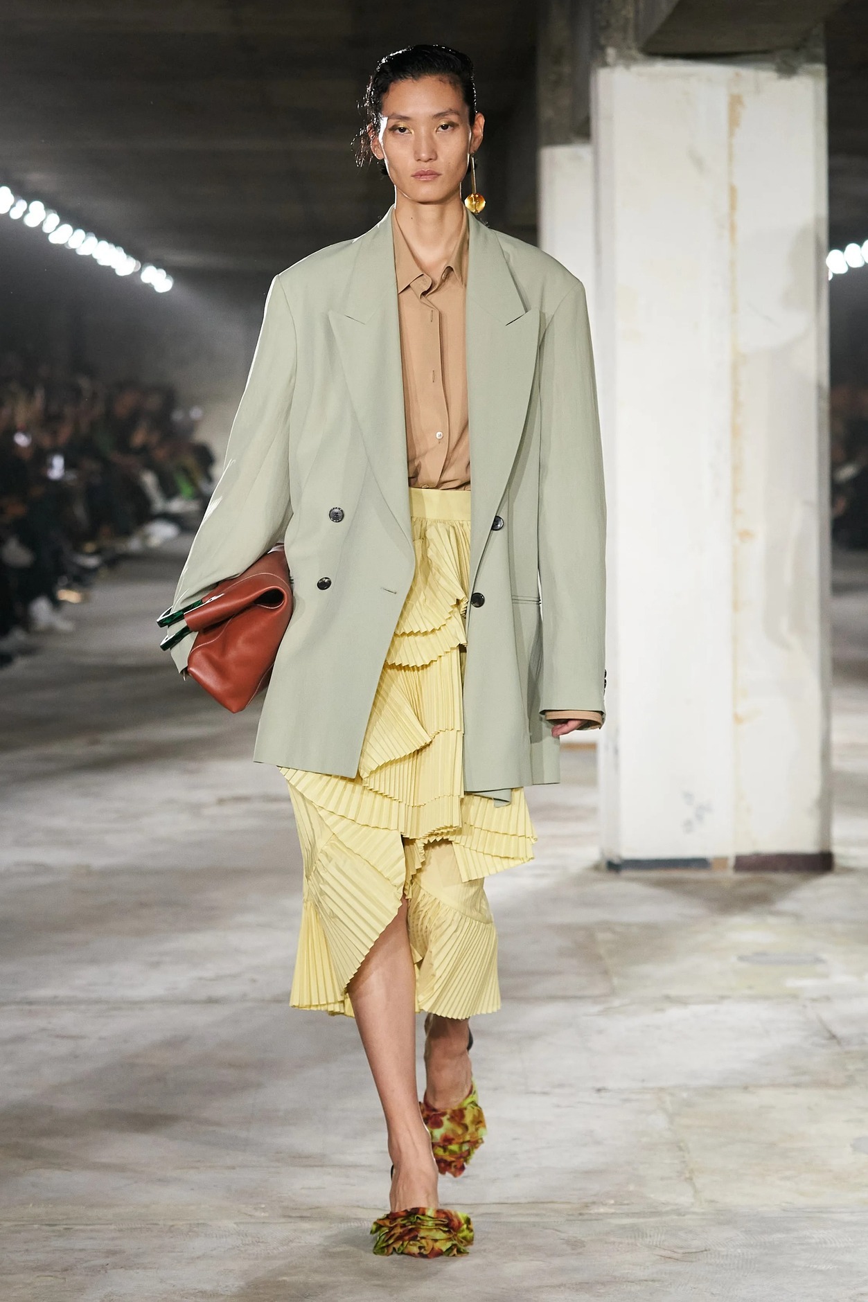 Главные тенденции Недель моды весна-лето 2023 (фото 47)