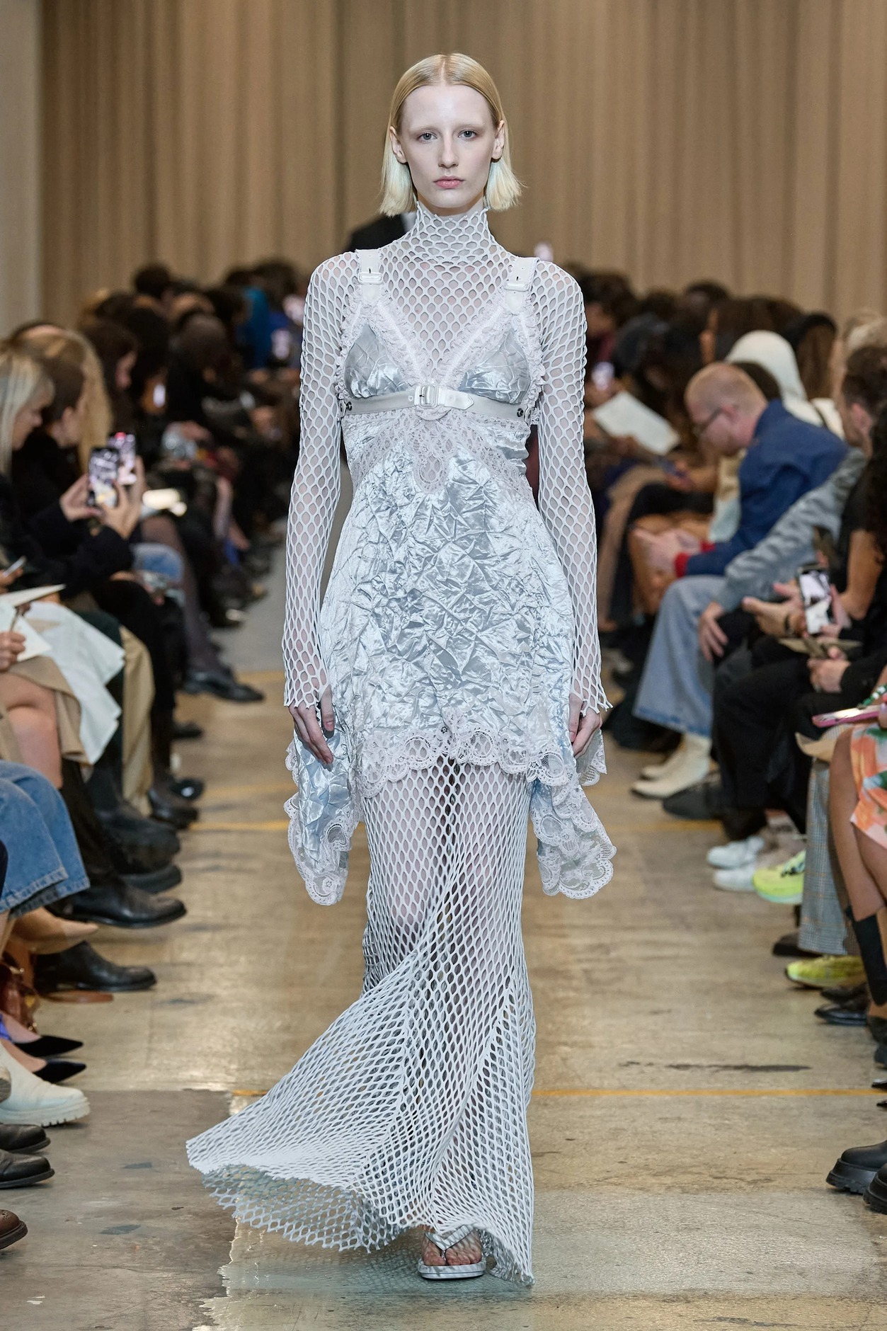 Главные тенденции Недель моды весна-лето 2023 (фото 37)