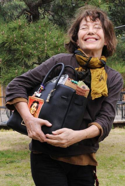 Шарфы-сосиски и гребни для волос: подробный гид по обвесу на сумки (фото 2)