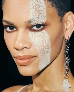 Beauty by: 6 российских визажистов, которые стоят за классными съемками локальных (и не только) брендов (фото 127)