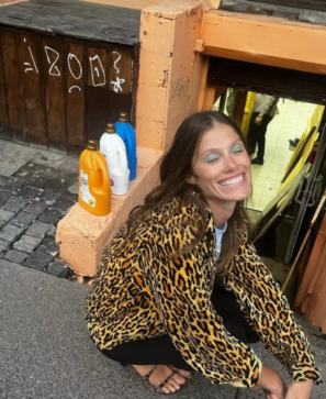 Feeling blue: тренд на голубые тени — носим, как Лили-Роуз Депп, Кейт Мосс и Белла Хадид (фото 7)