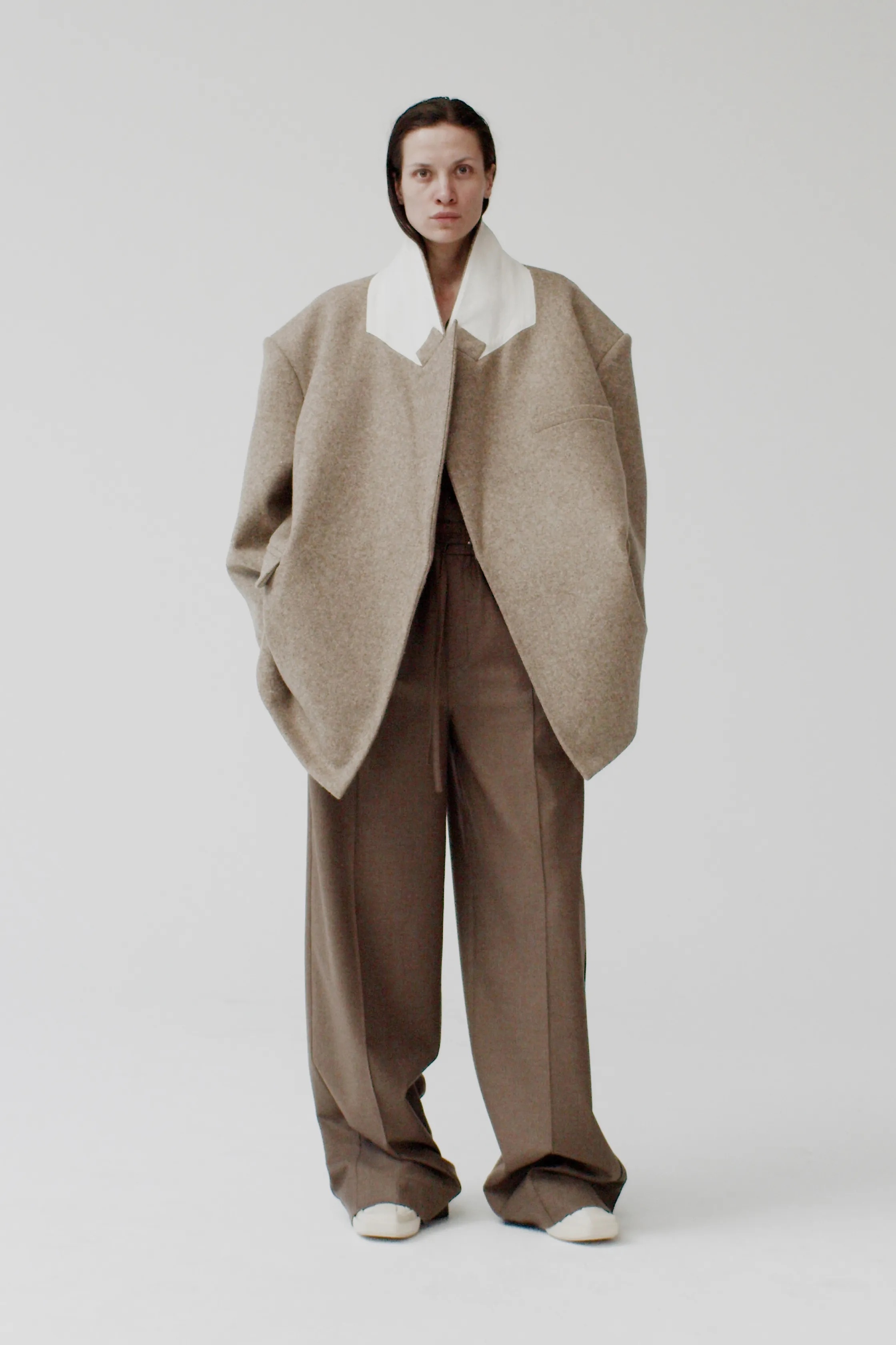 Ожидание/реальность: главные события Недели моды весна-лето 2025 (фото 24)