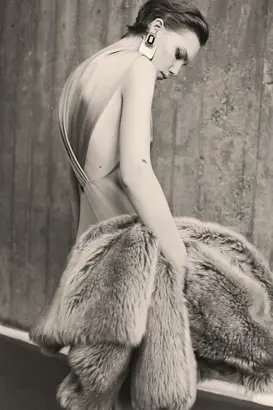 Тепло ли тебе девица? 20 модных шуб — и все от российских брендов (фото 4)