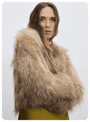 Тепло ли тебе девица? 20 модных шуб — и все от российских брендов (фото 20)