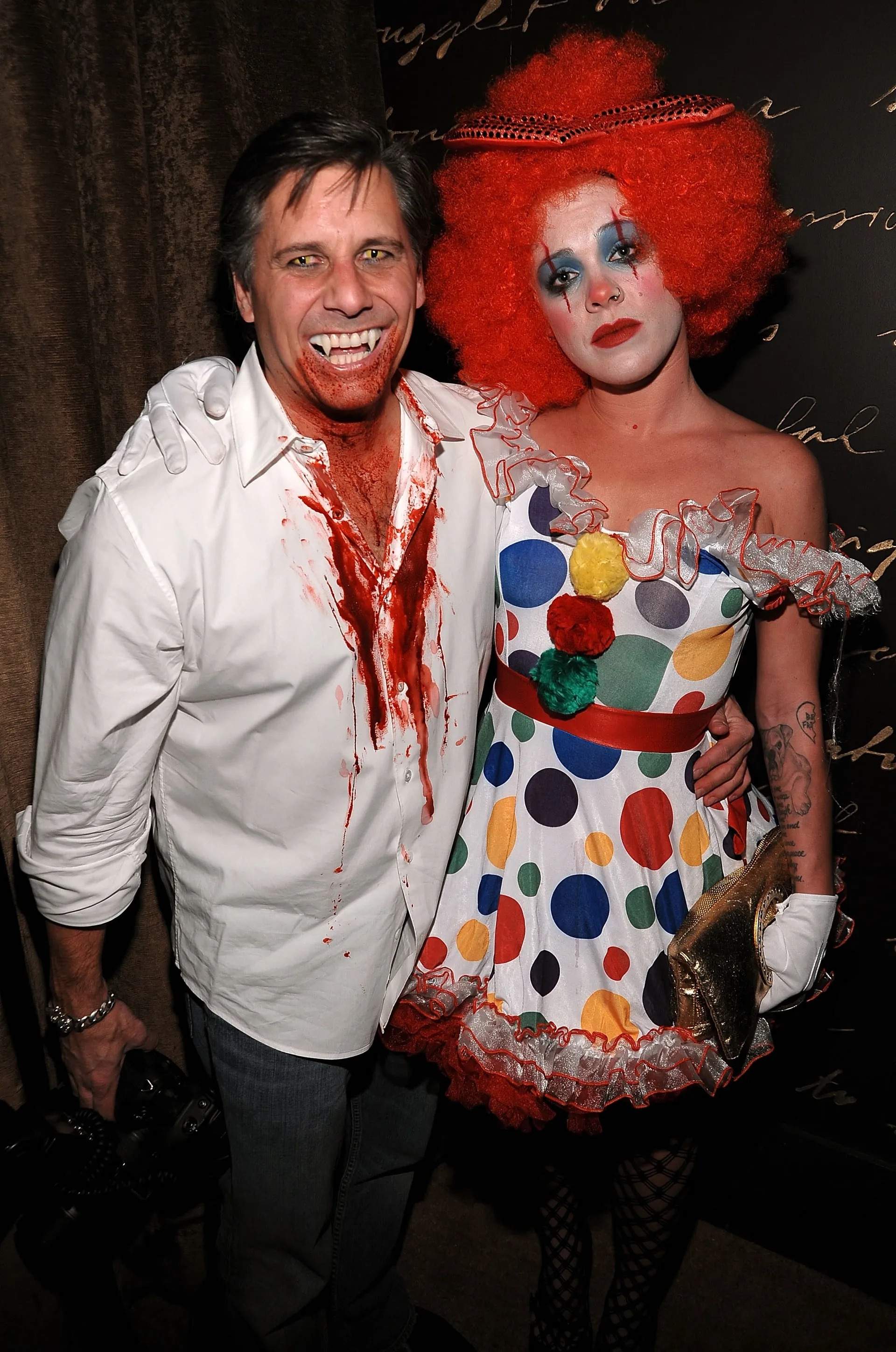 Барби Кайли Дженнер и принцесса Кайл Маклоклен: образы звезд на Хэллоуин с 2000 по 2025 год (фото 22)