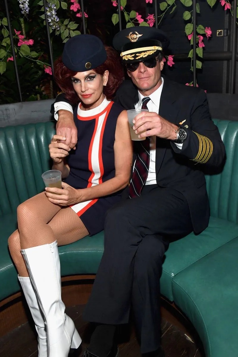 Барби Кайли Дженнер и принцесса Кайл Маклоклен: образы звезд на Хэллоуин с 2000 по 2025 год (фото 64)