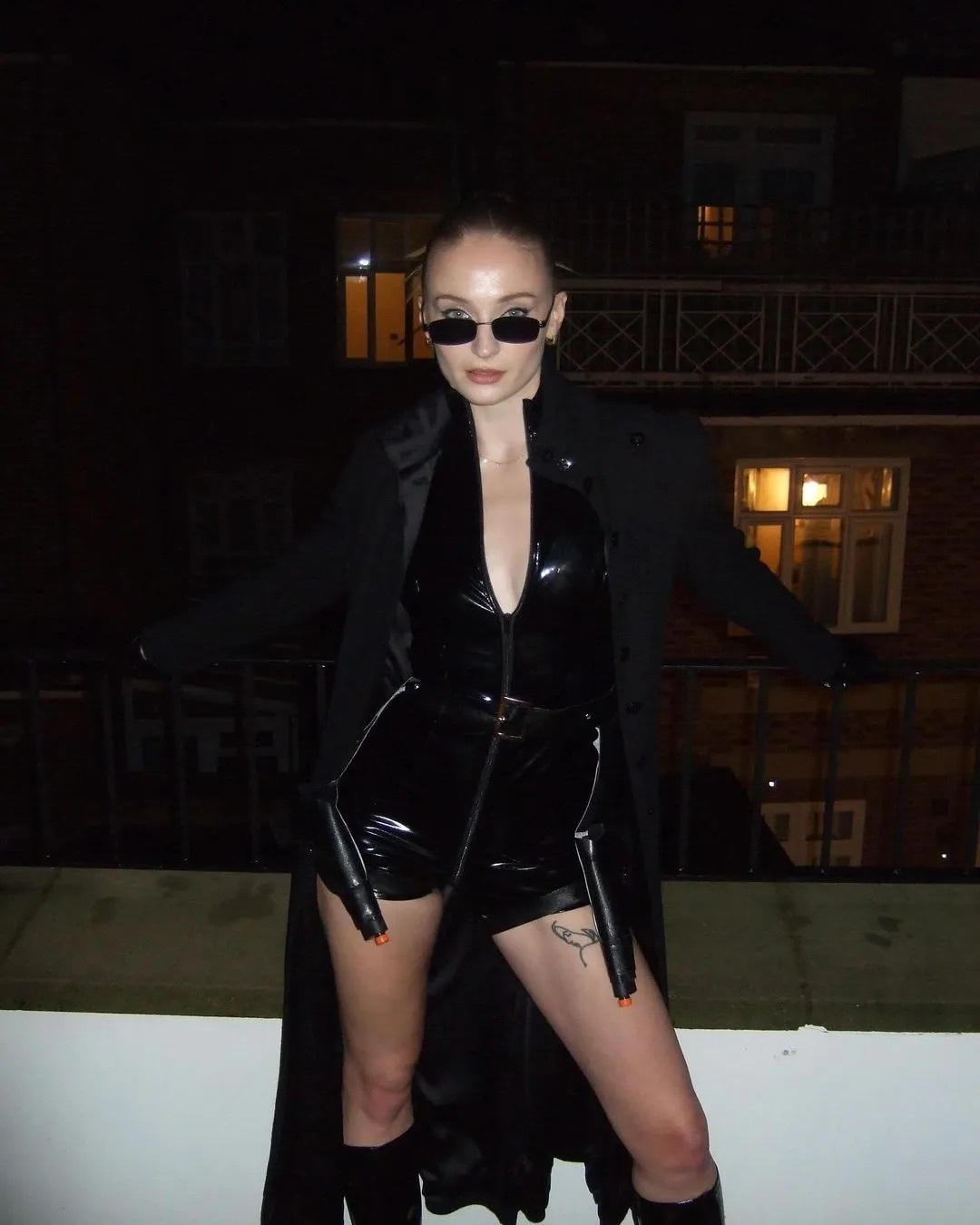 Барби Кайли Дженнер и принцесса Кайл Маклоклен: образы звезд на Хэллоуин с 2000 по 2025 год (фото 124)