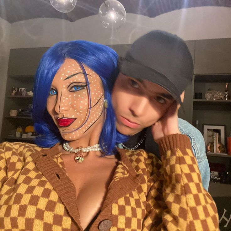 Барби Кайли Дженнер и принцесса Кайл Маклоклен: образы звезд на Хэллоуин с 2000 по 2025 год (фото 77)