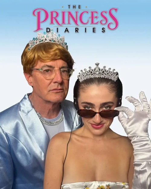 Барби Кайли Дженнер и принцесса Кайл Маклоклен: образы звезд на Хэллоуин с 2000 по 2025 год (фото 147)