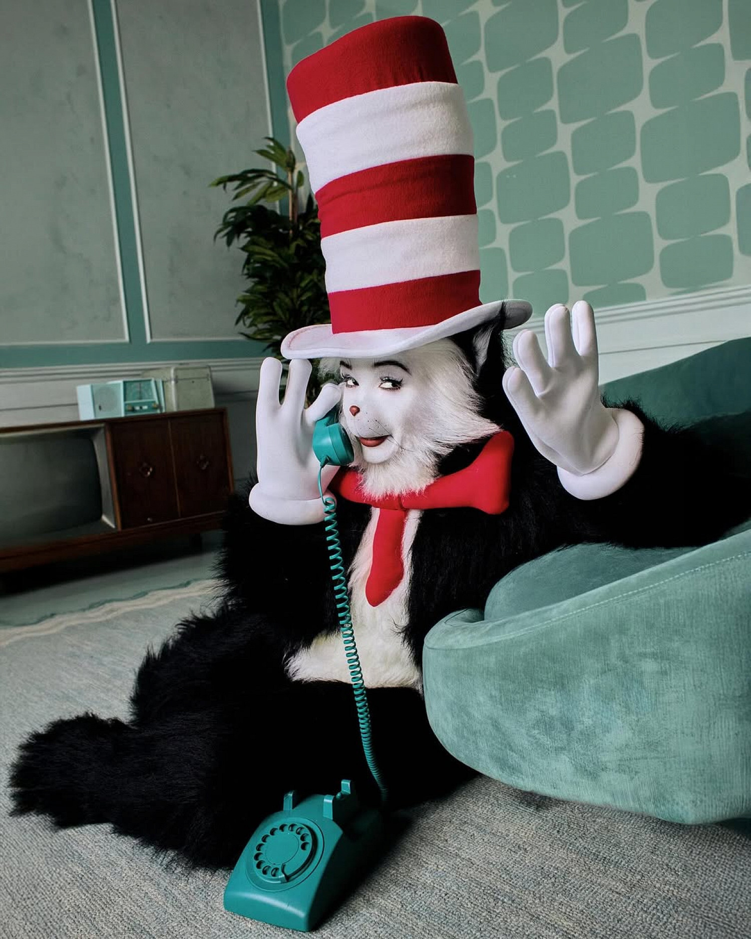 Барби Кайли Дженнер и принцесса Кайл Маклоклен: образы звезд на Хэллоуин с 2000 по 2025 год (фото 144)