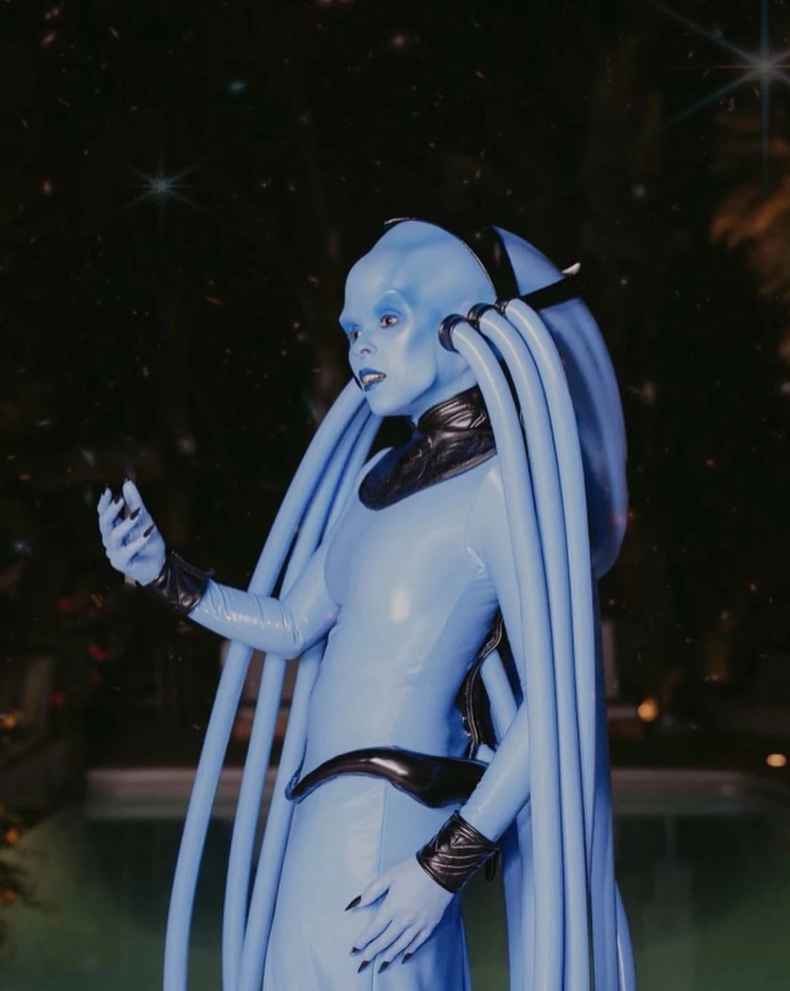 Барби Кайли Дженнер и принцесса Кайл Маклоклен: образы звезд на Хэллоуин с 2000 по 2025 год (фото 85)