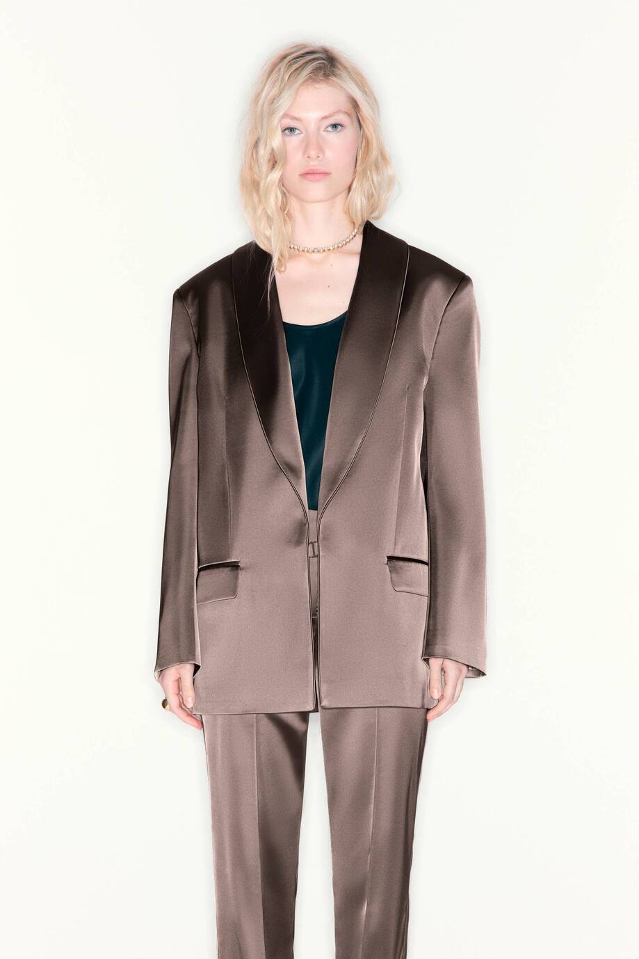 Марлен Дитрих и Кэтрин Хепберн: как женщины надели смокинги (фото 41)