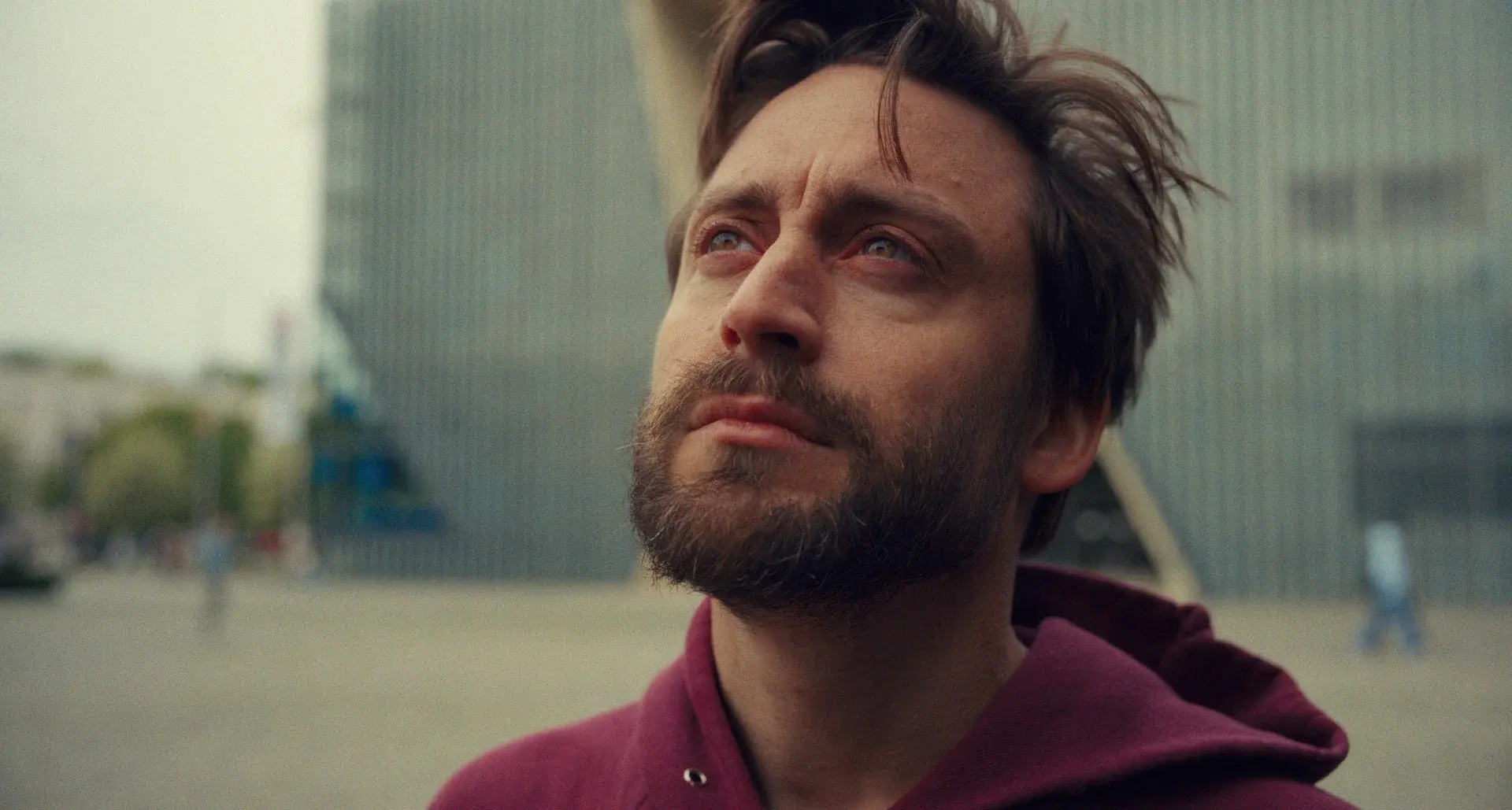 Повелеваю жить: каким получился фильм «Настоящая боль» Джесси Айзенберга (фото 6)