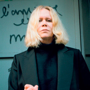 Герои бэкстейджа. Визажисты и стилисты по волосам модных показов, которых нельзя не знать (фото 11)