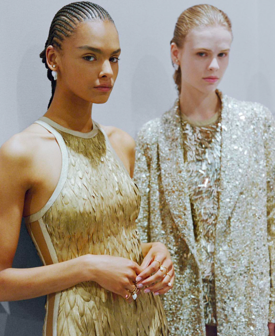 Герои бэкстейджа. Визажисты и стилисты по волосам модных показов, которых нельзя не знать (фото 23)