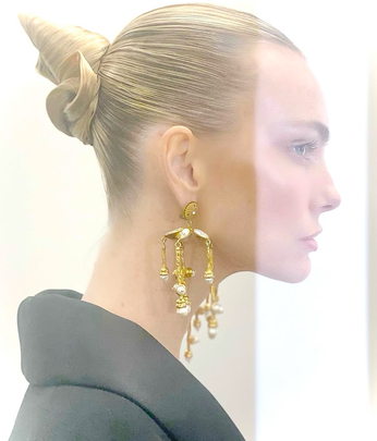 Герои бэкстейджа. Визажисты и стилисты по волосам модных показов, которых нельзя не знать (фото 49)