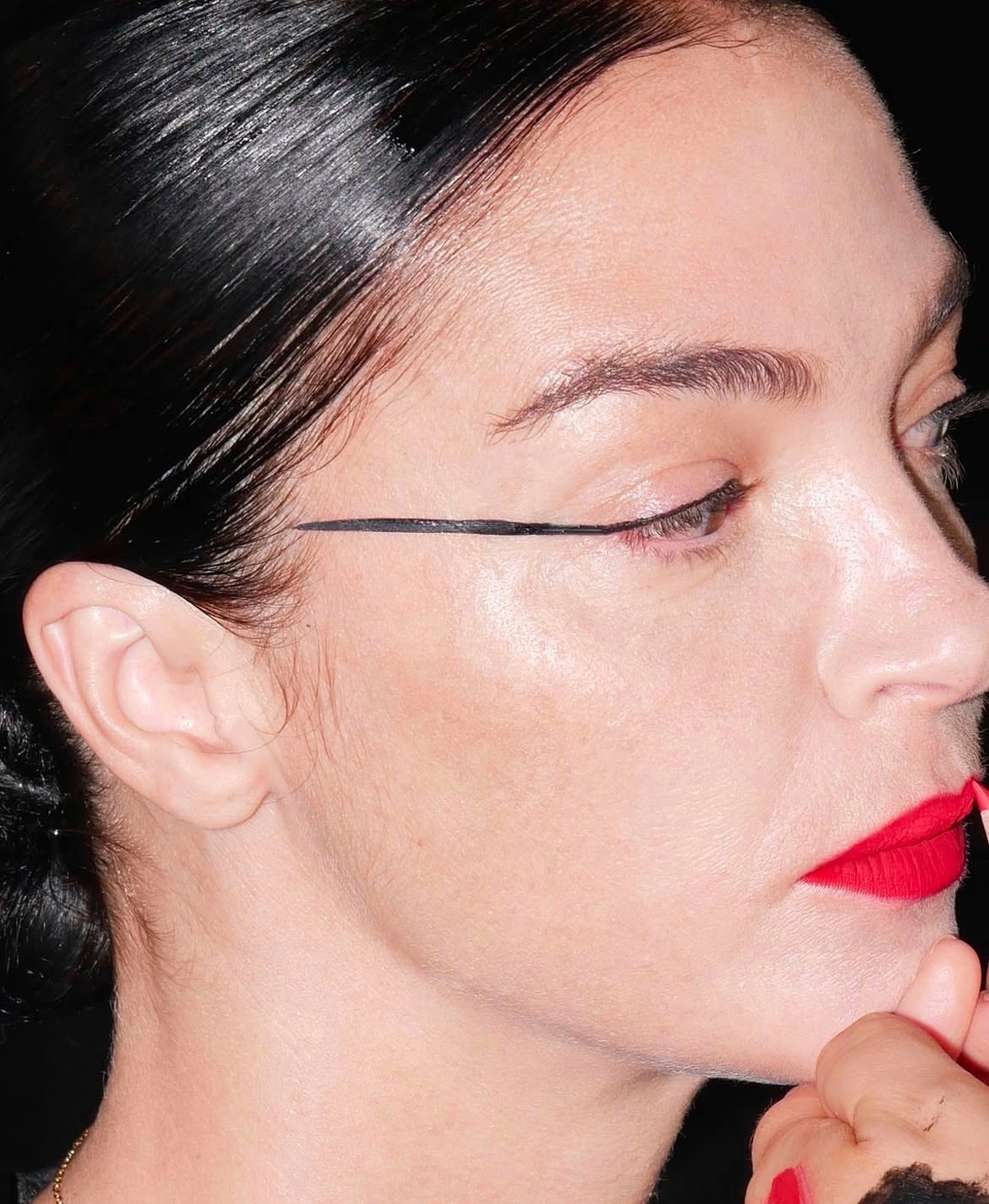 Герои бэкстейджа. Визажисты и стилисты по волосам модных показов, которых нельзя не знать (фото 3)