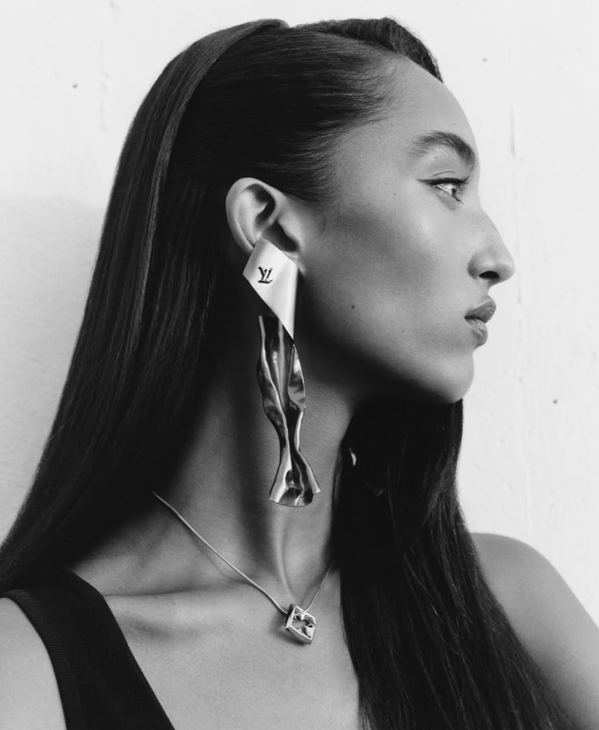 Герои бэкстейджа. Визажисты и стилисты по волосам модных показов, которых нельзя не знать (фото 65)