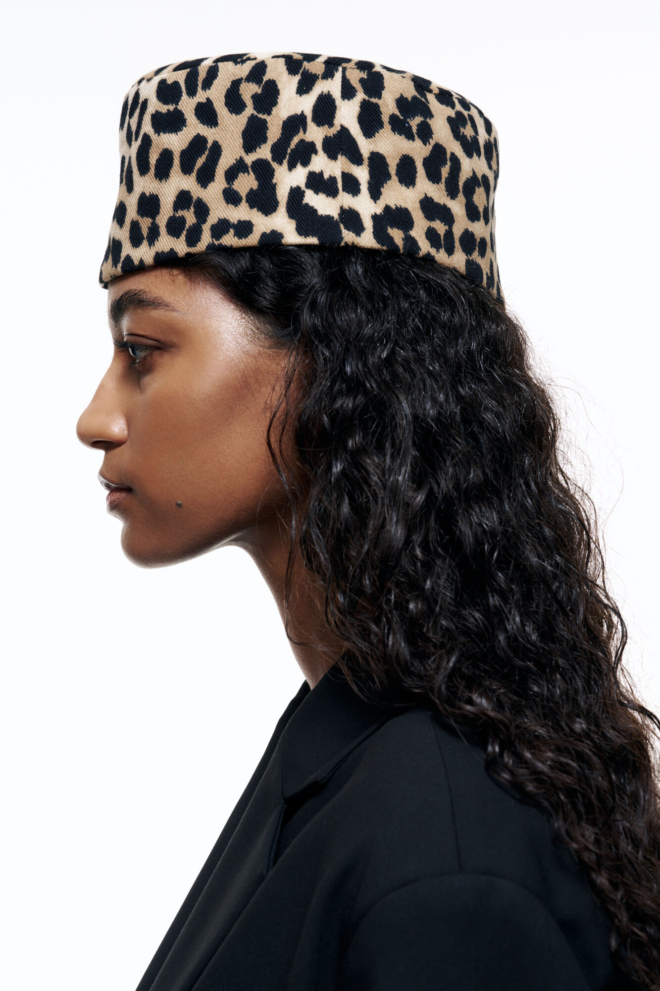 Хищники в городе. Классные леопардовые вещи — выбор BURO. (фото 26)