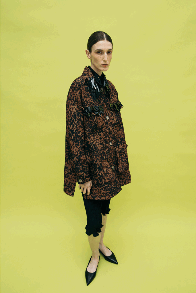 Хищники в городе. Классные леопардовые вещи — выбор BURO. (фото 35)