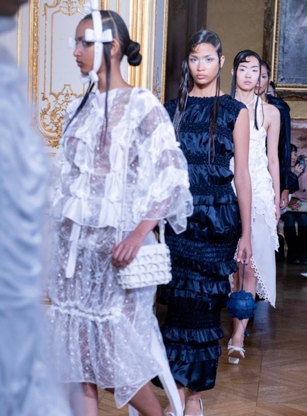 Изнанка фэшн-шоу: визажист и стилист по волосам из России — о работе на Неделях моды в Милане и Париже (фото 15)