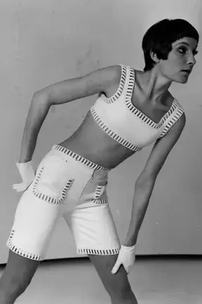 Назад в будущее: (ретро)футуризм в моде — от Куррежа до Жескьера (фото 3)