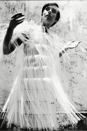 Назад в будущее: (ретро)футуризм в моде — от Куррежа до Жескьера (фото 21)