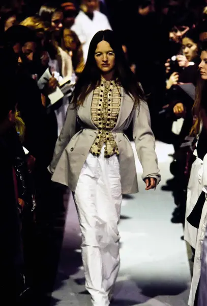 (Дис)пропорции и шоу как высказывание. Что общего у Мартина Маржелы и Марка Джейкобса (фото 23)