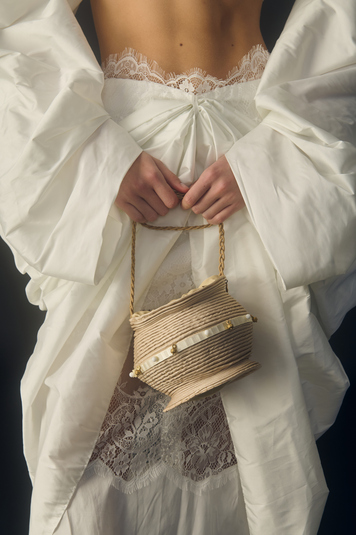 Где искать (не) свадебные платья? Конечно, у локальных марок. Часть 1 (фото 16)