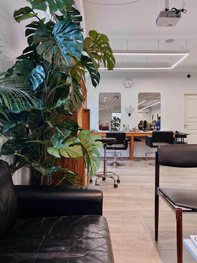 Новости салонов и клиник. Фотодинамическая терапия, коррекция фигуры и шлифовка постакне (фото 33)