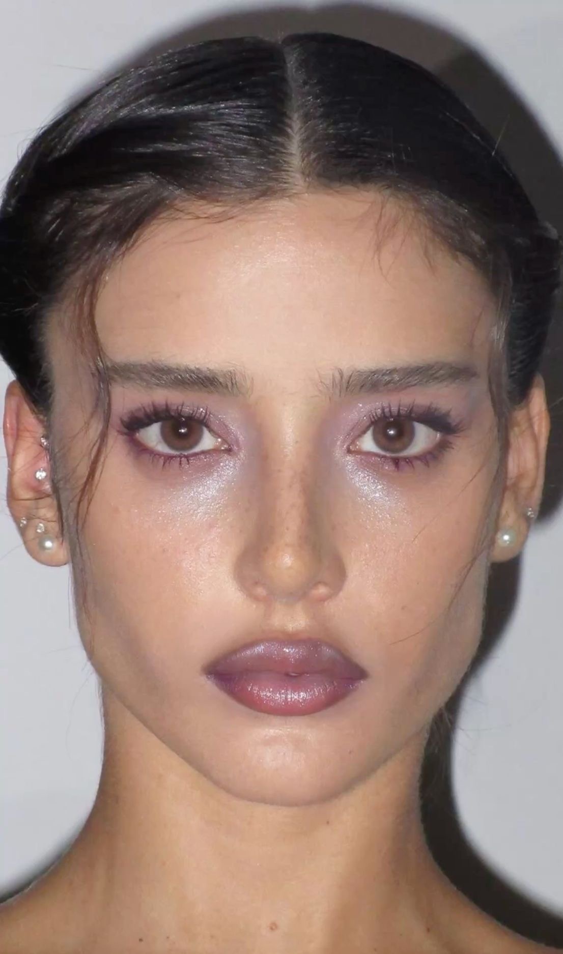 Fruit-Inspired: тренд на сливовый макияж — носим как Зендая, Оливия Родриго и Рианна (фото 11)