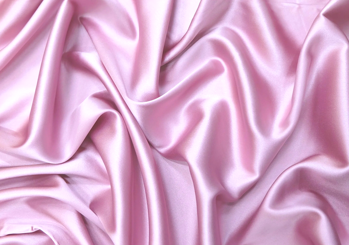 Fruit-Inspired: тренд на сливовый макияж — носим как Зендая, Оливия Родриго и Рианна (фото 4)