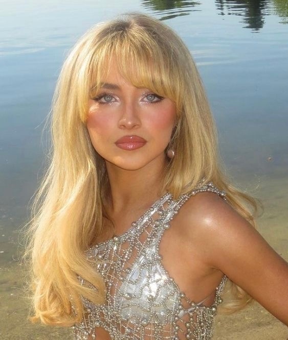 Sun kissed: тренд на макияж с эффектом загорелой кожи — носим как Эльза Хоск, Эмили Ратаковски и Хейли Бибер (фото 25)