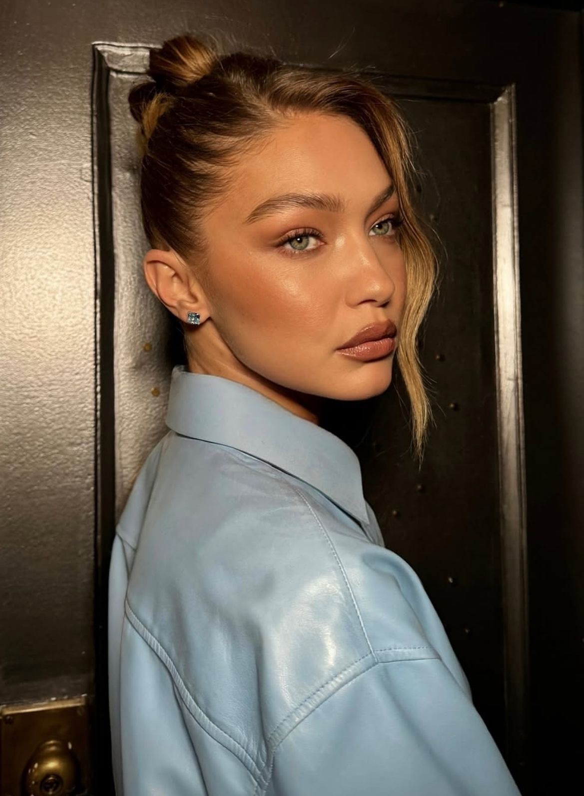 Ballerina Cappuccina: тренд на макияж с кофейным контурингом — носим как Зендая, Кендалл Дженнер и Белла Хадид (фото 25)