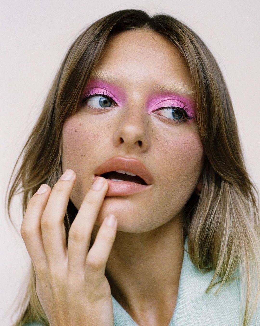 Bright Eyes: тренд на яркие тени — носим как Белла Хадид, Марго Робби и Кендалл Дженнер (фото 17)