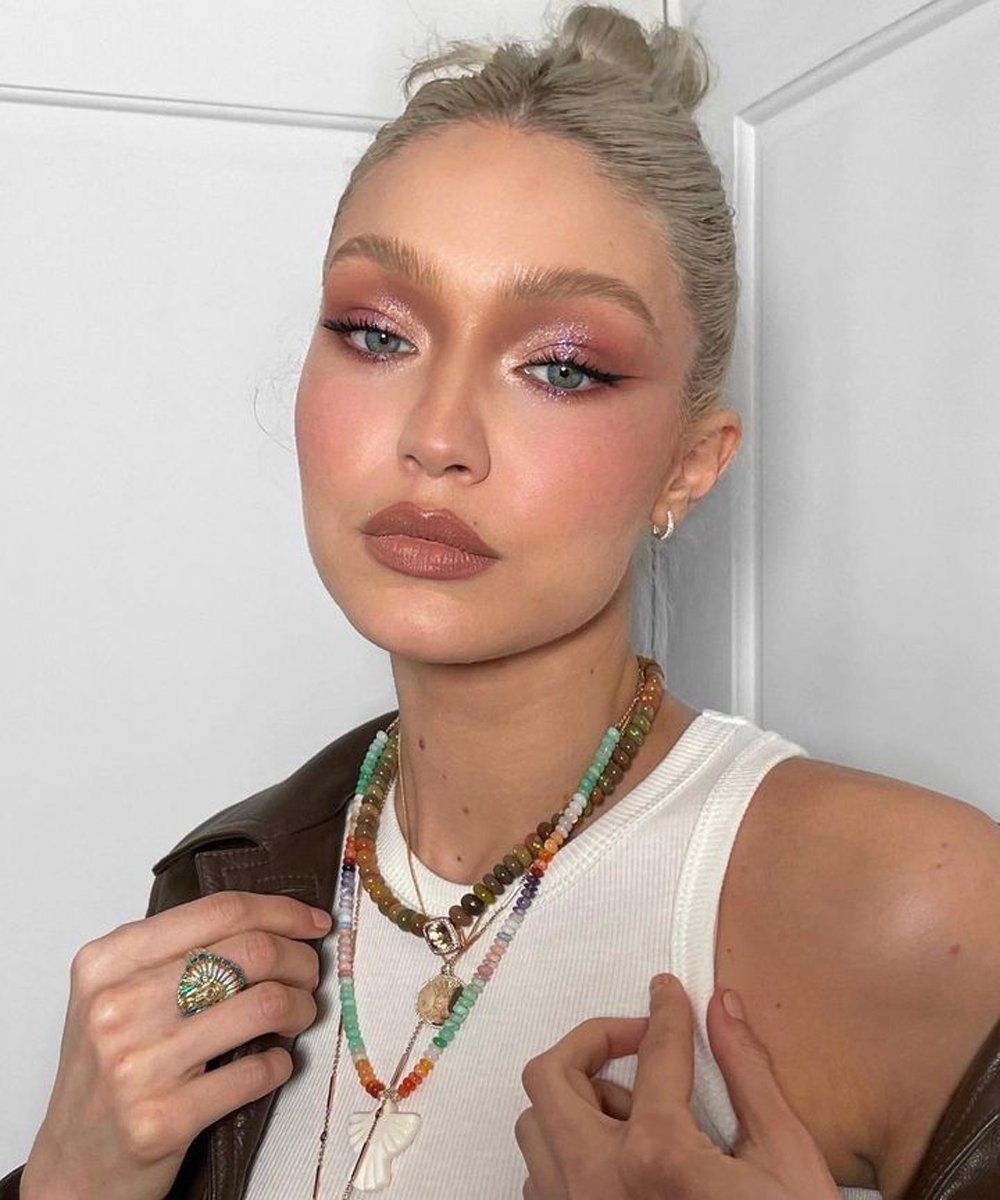 Total monochrome: тренд на макияж в одном цвете — носим как Ливия Нуньес, Марго Робби и Люси Хейл (фото 5)