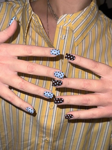 Глянцевые, «надутые» и «мыльные» ногти: главные тренды маникюра на лето 2025 (фото 5)