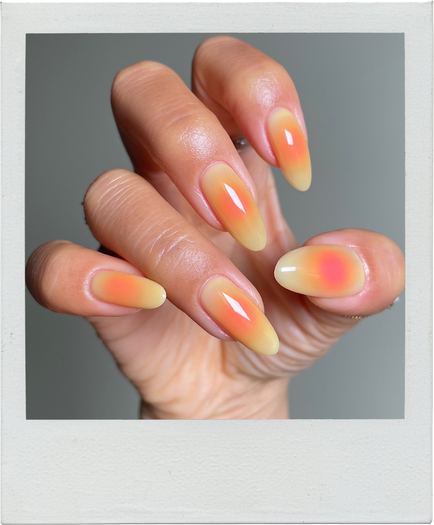 Глянцевые, «надутые» и «мыльные» ногти: главные тренды маникюра на лето 2025 (фото 10)