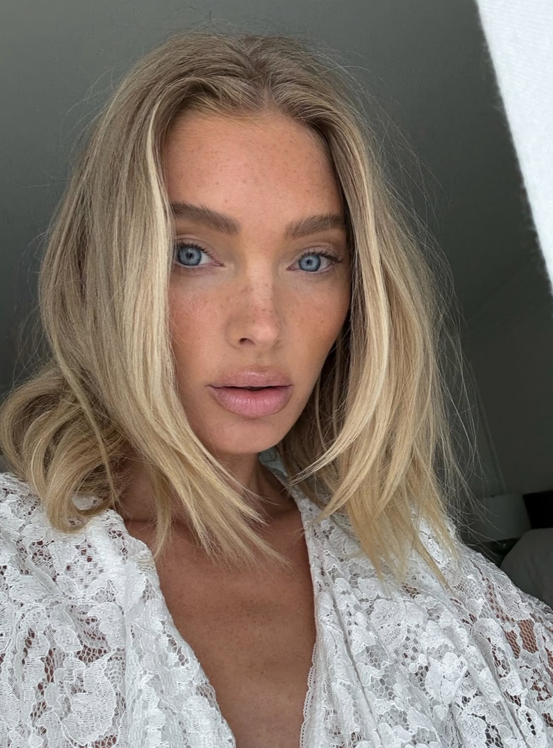 Консилер на губах: тренд на бежевые помады — носим как Лили-Роуз Депп и Габриетт (фото 5)