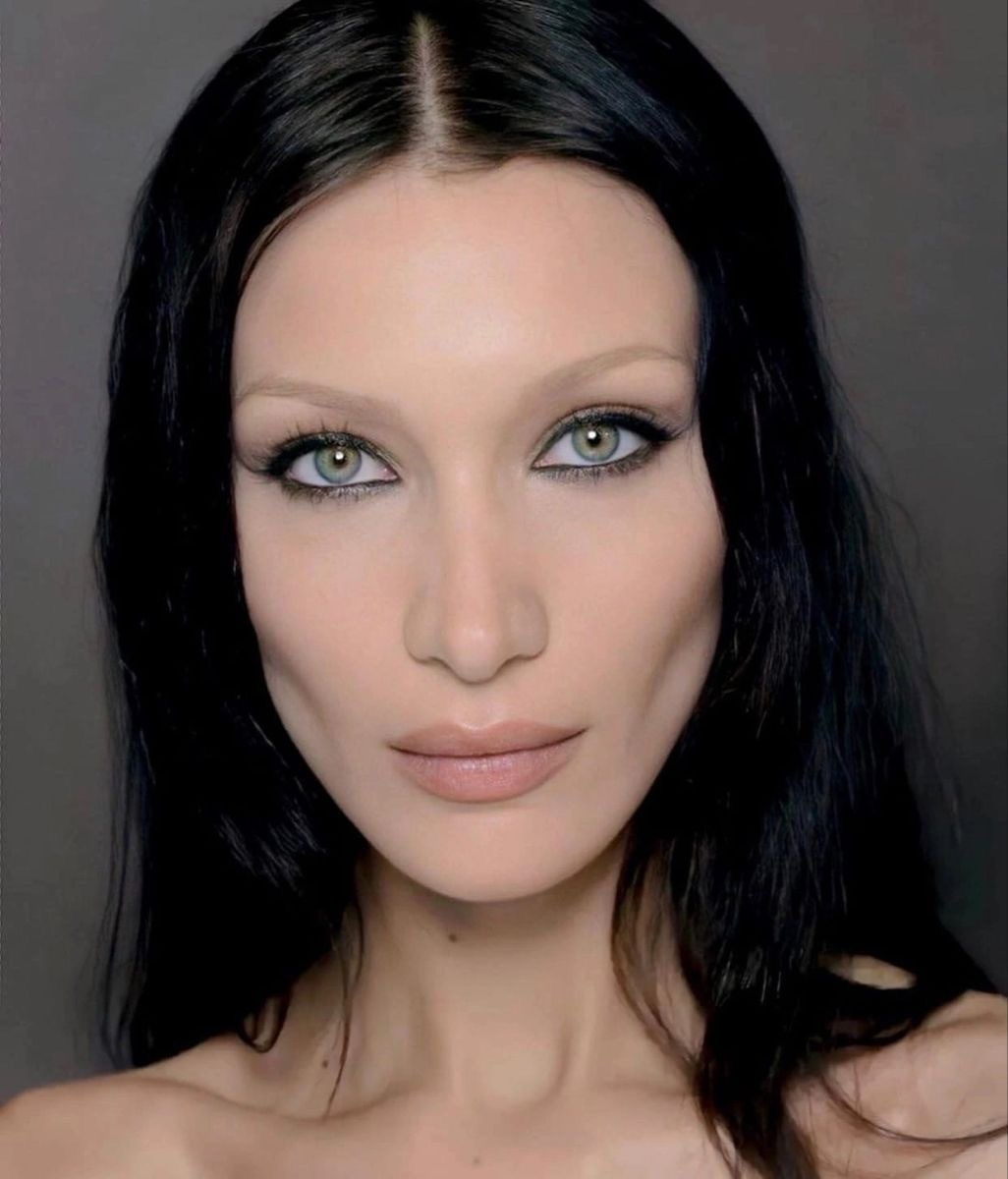 Консилер на губах: тренд на бежевые помады — носим как Лили-Роуз Депп и Габриетт (фото 9)