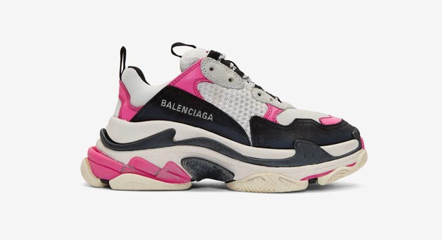 Balenciaga перевыпустил кроссовки Triple S в розовом цвете