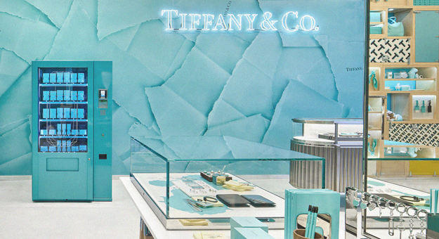 Tiffany & Co открыл в Лондоне бутик с вендинговой машиной для парфюма