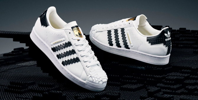 Lego и adidas Originals переосмыслили кроссовки Superstar